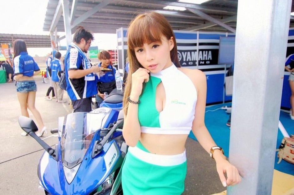 台湾美女车模吴果冻(吴庭喻)自拍写真图片