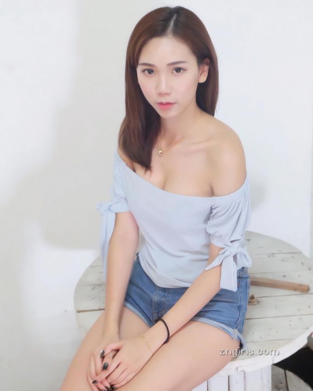 美女模特沛妤性感私房照丰满迷人
