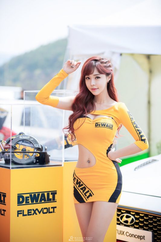韩国美女车模徐珍儿高清车展写真