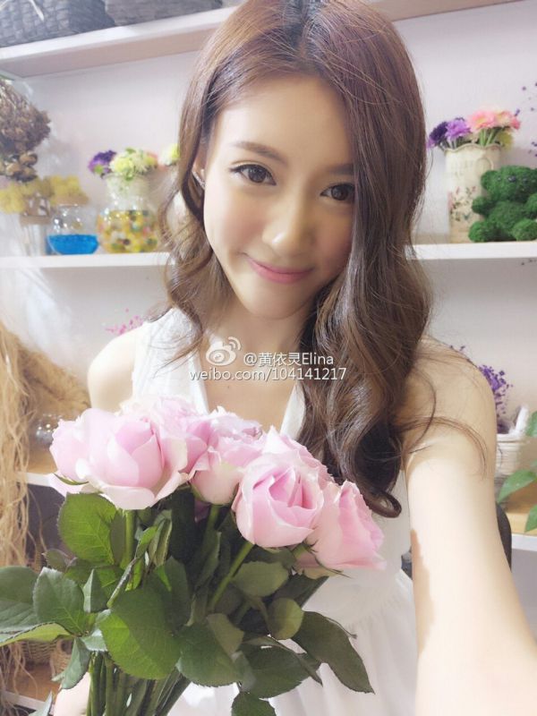 90后 模特黄依灵Elina自拍美图大全