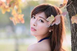 长腿美女模特廖坎蒂公园外拍写真