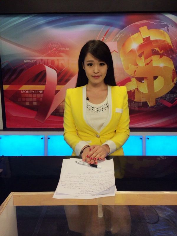 新闻女主播李思瑾Mayer自拍写真图片