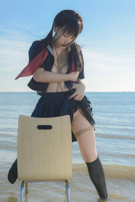 漂亮女模特x叉魅日系风格艺术写真