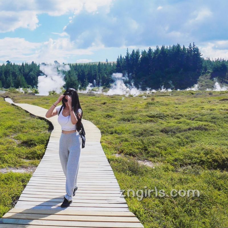 美女模特李薇薇性感私房照秀火辣身材