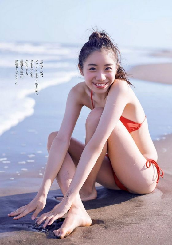 日本美女秋本铃果自拍美照清纯迷人