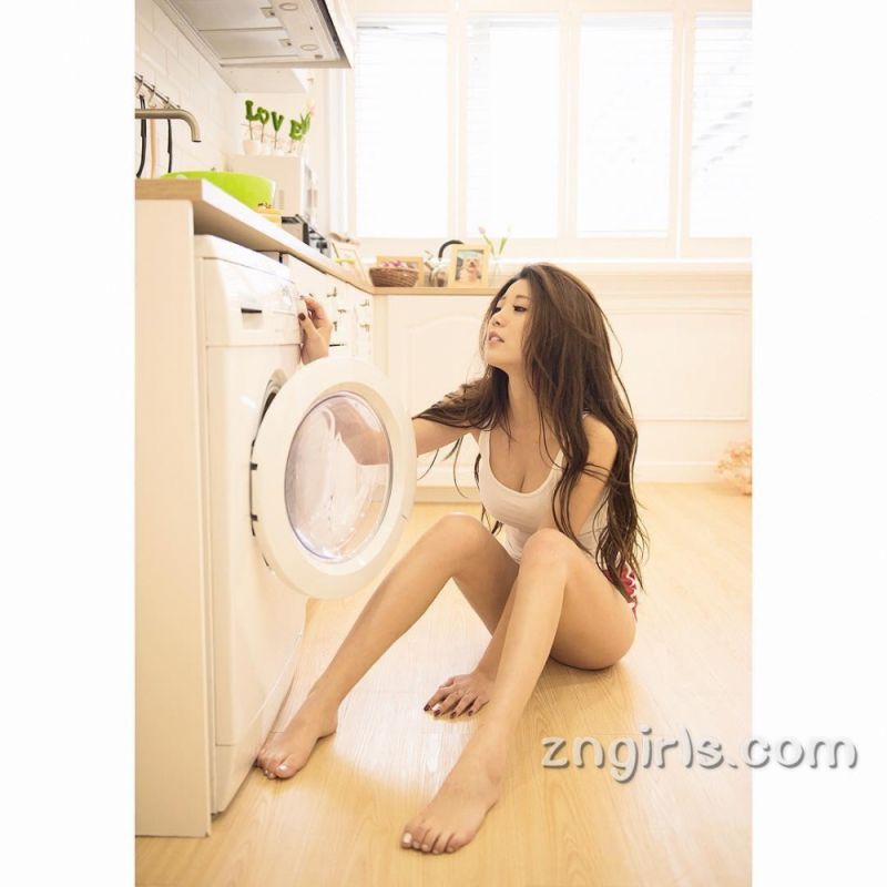 美女超模Annabelle Lin比基尼私房照丰满迷人