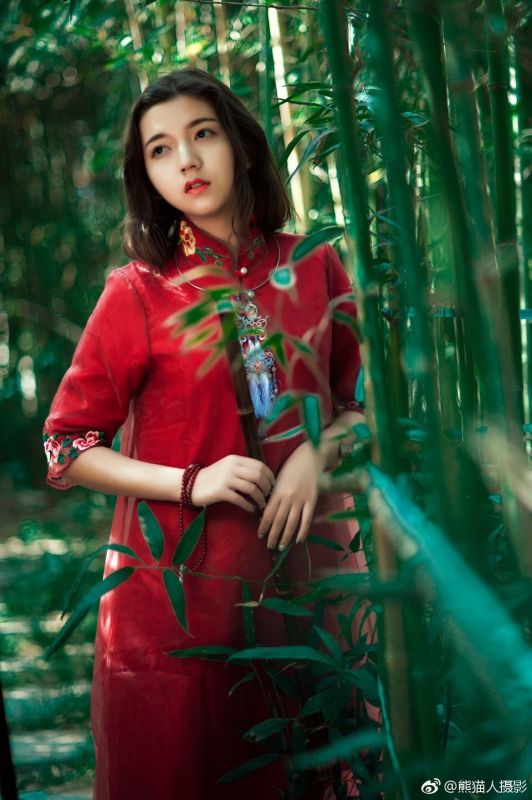 清纯美女苏比微博私房写真时尚迷人
