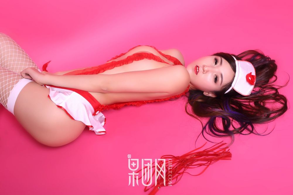 性感美女Miss琪护士服写真翘臀诱人