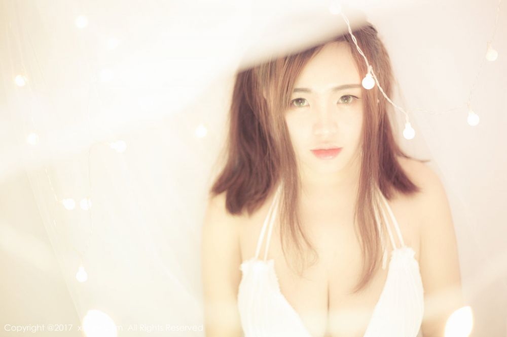 童颜巨乳美女米爱Demon家居唯美写真