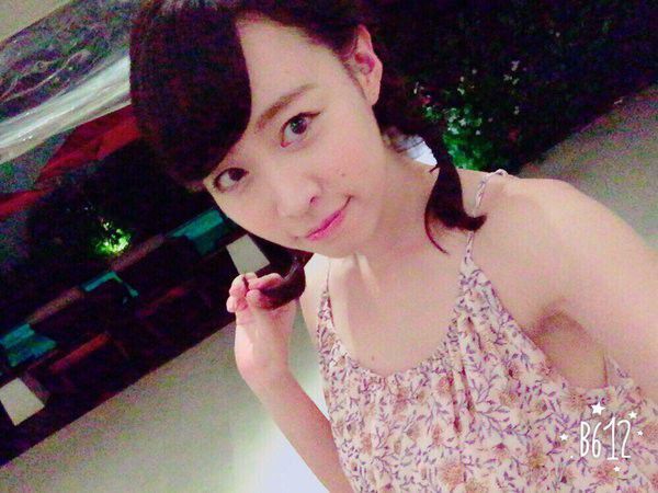 日本美女千仓里菜外拍摄影图片