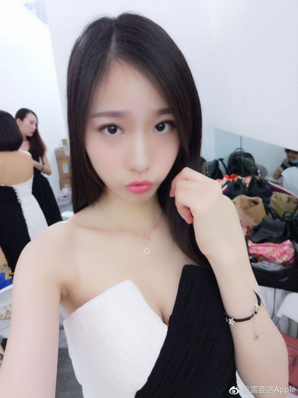 大长腿模特美女富芸洁Apple2017ChinaJoy三七互娱SG