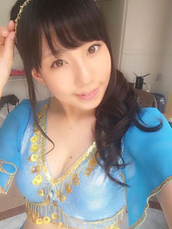 日本写真偶像日野麻衣性感私拍写真