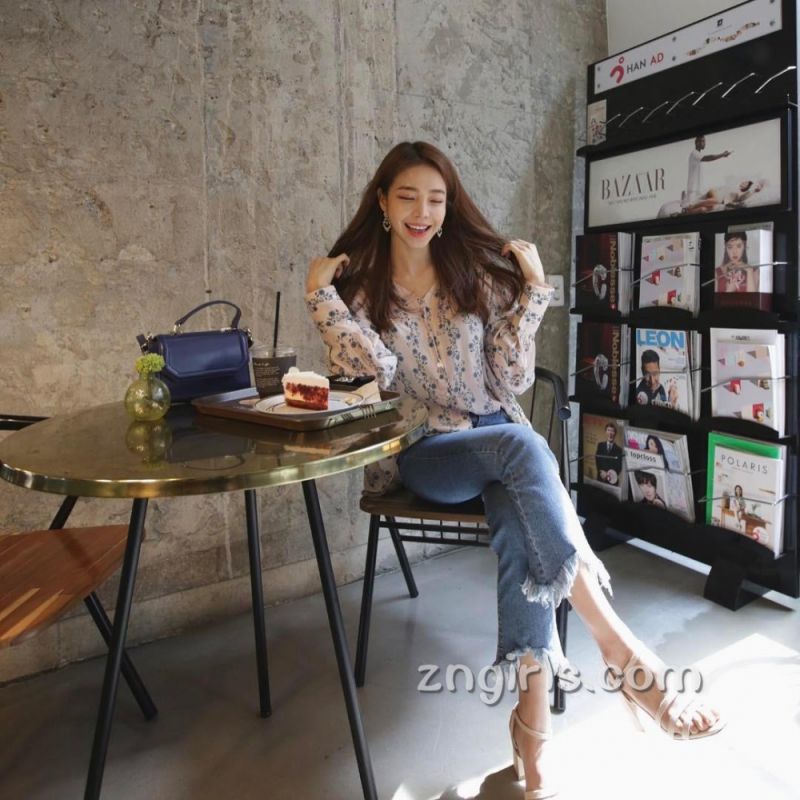 韩国美女池允美自拍美照甜美迷人