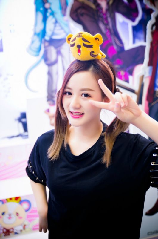 游戏展台美女黄文婧私拍图片集锦