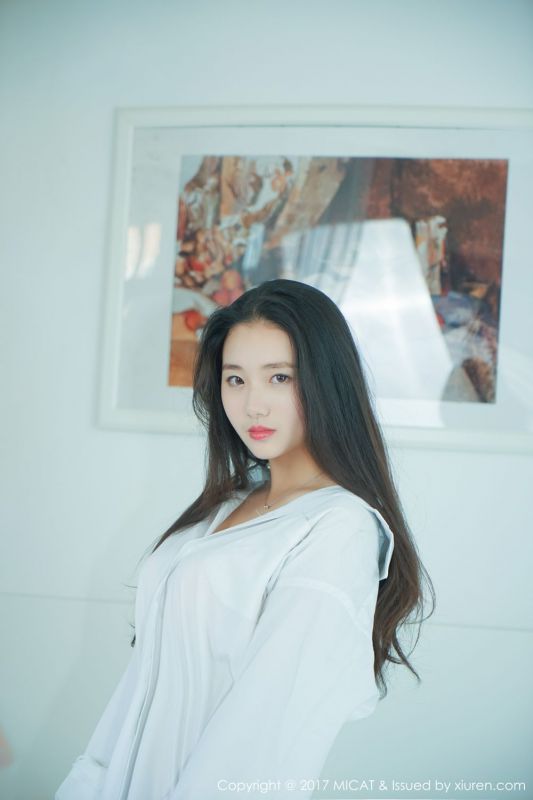 白嫩少女画画sugar私房写真美腿迷人
