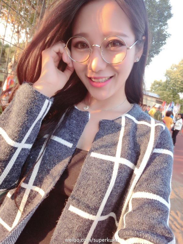 甜美系女生洪毓Kuku自拍写真图片