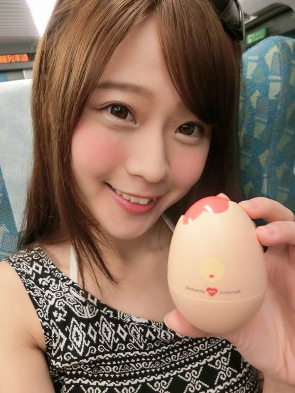 台湾清纯美女邱俞uWhite自拍写真