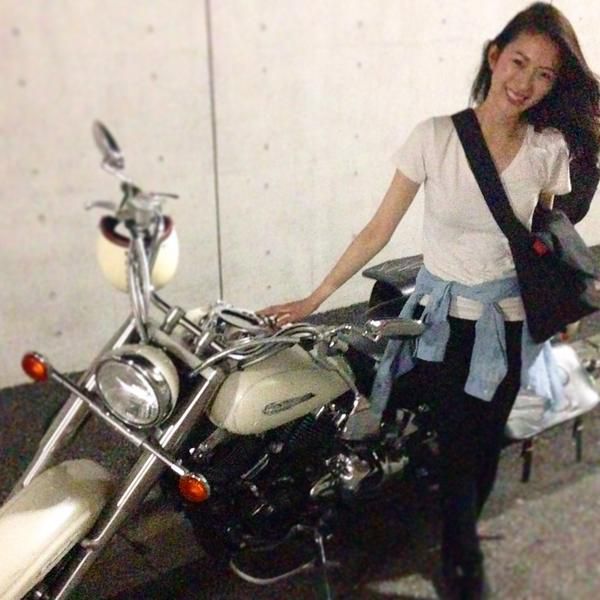 日本广告模特青木由美佳(青木ゆみか)自拍写真图片