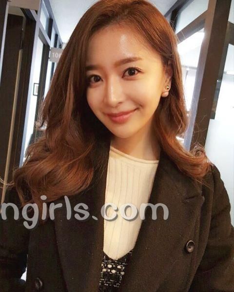 日本美女竹内涉生活美照笑容迷人
