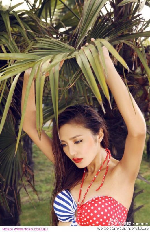 中国女演员模特刘璐summer微博养眼写真片