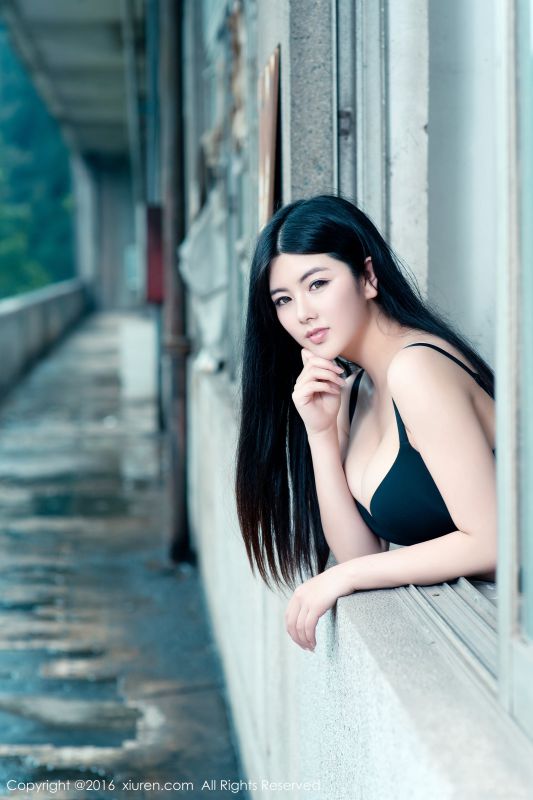 秀人网中国内地模特娜露Selena私拍写真图片