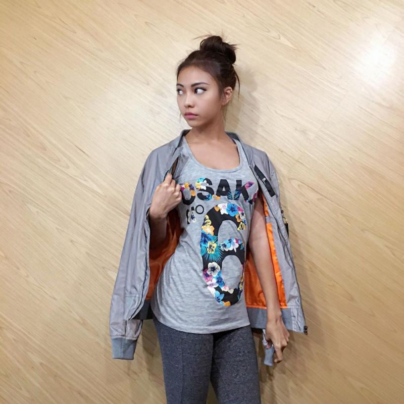 健身美女Jazel Lim性感自拍照翘臀诱人