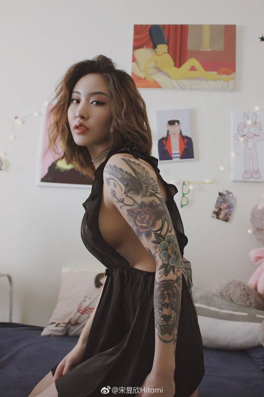 性感美女宋昱欣Hitom完美蜜桃臀性感运动照