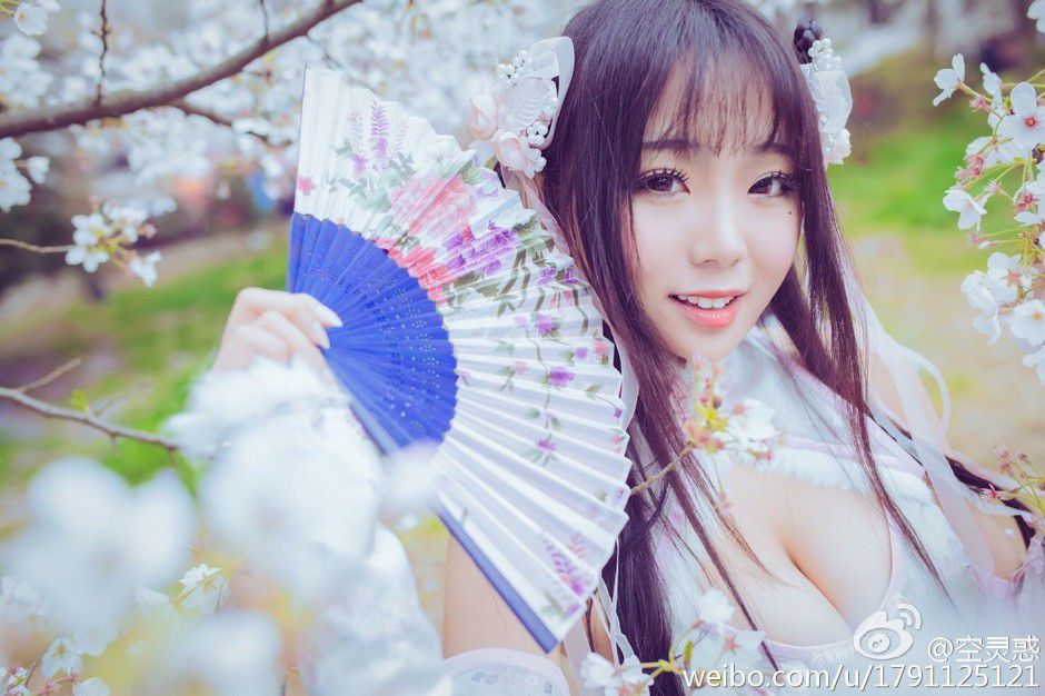 日系美少女空灵惑微博Coser写真