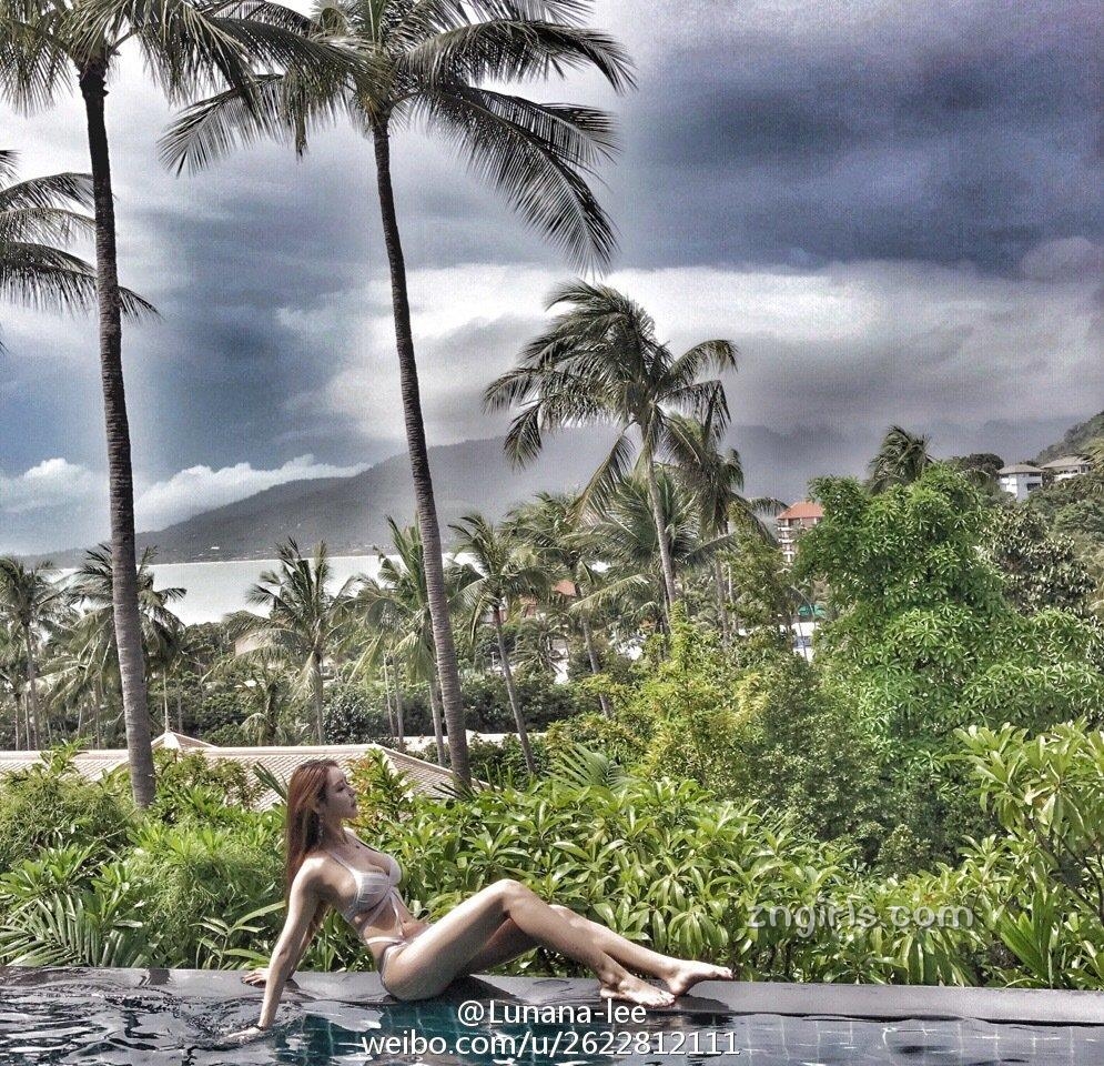 美女主播李娜微博私房照性感迷人