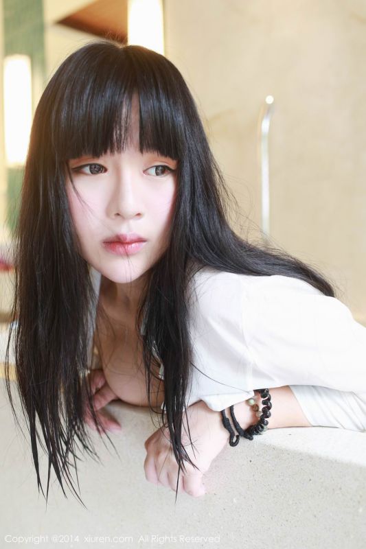 推女神性感漂亮妹妹黄歆苑性感私房照