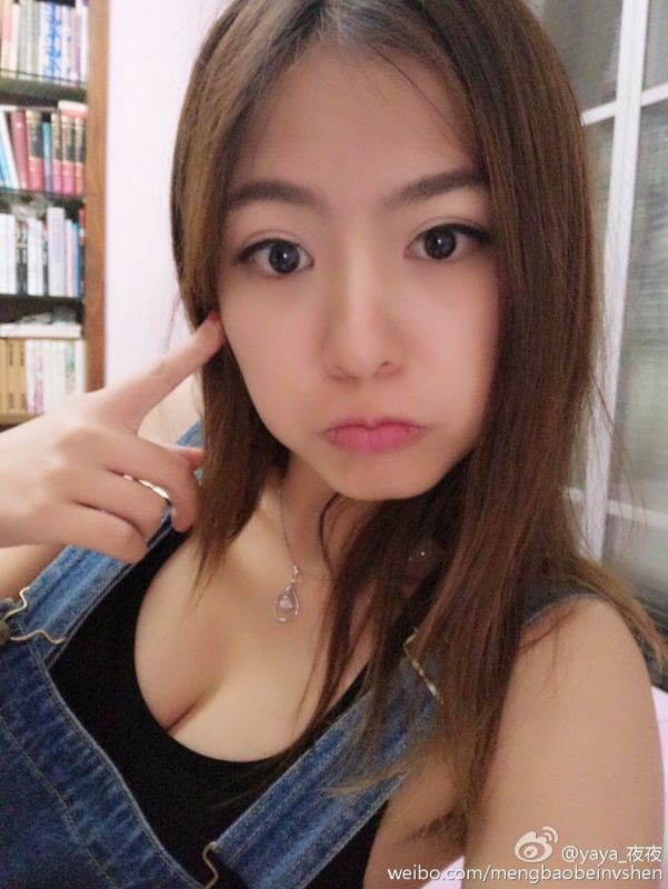90后邻家美人yaya_夜夜微博私拍美图