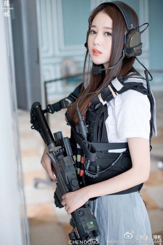 90后美女模特赵小米Kitty摄影写真图片合集