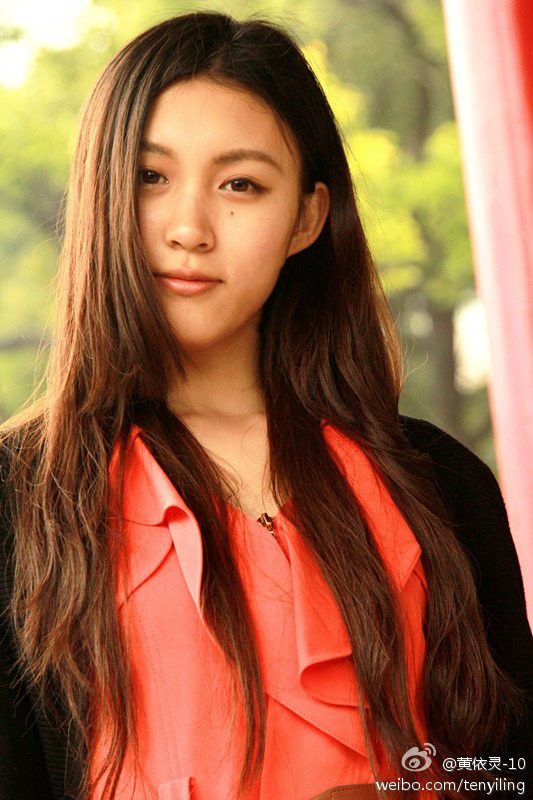 90后 模特黄依灵Elina自拍美图大全