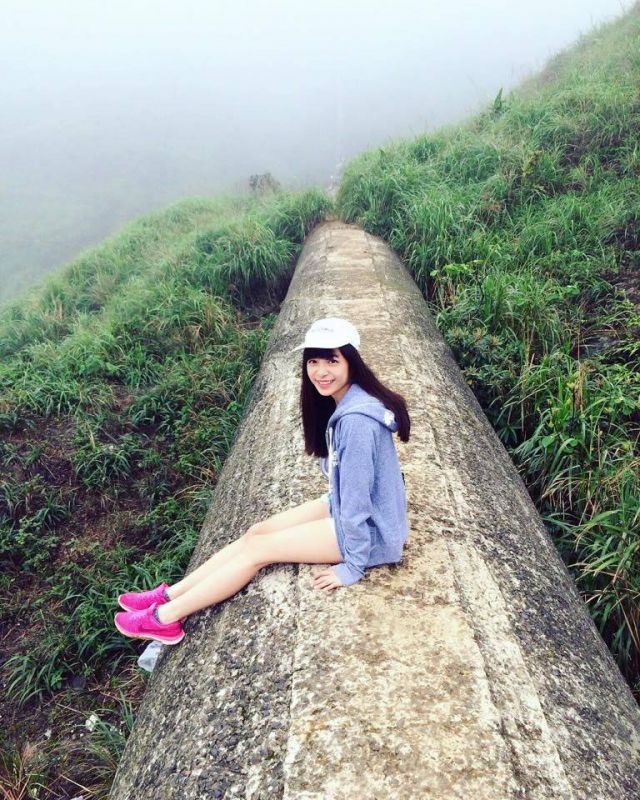 漂亮邻家姐姐王怡之小清新自拍写真