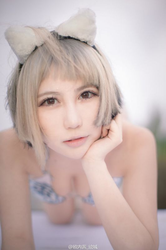 短发女模特x叉魅性感Cos写真图片