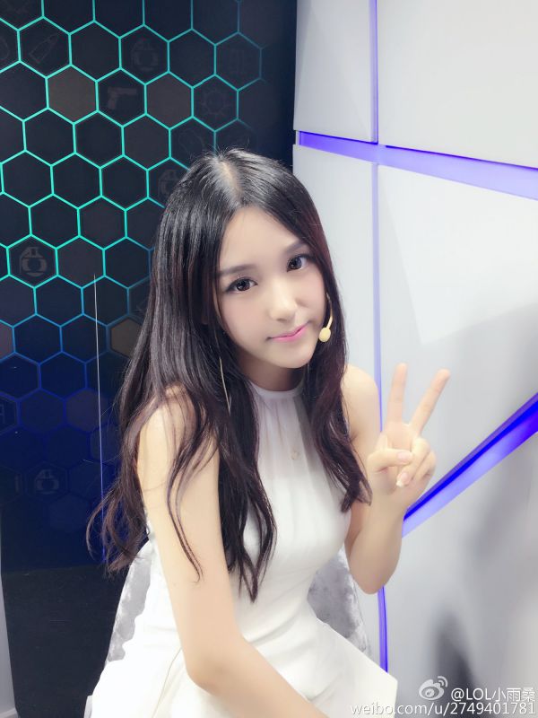 斗鱼美女主播Rita小雨清纯私拍写真