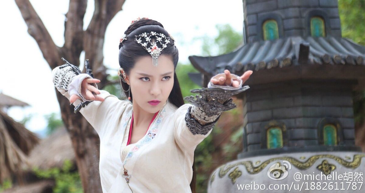 短发气质美女胡然微博图片集锦