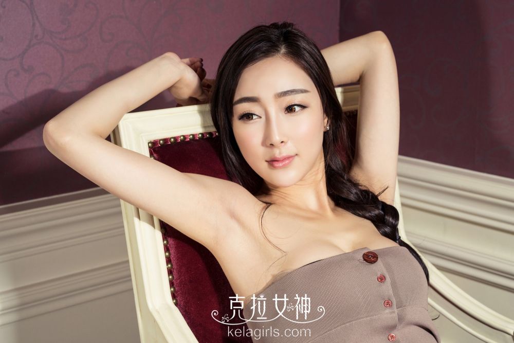 克拉女神模特依依性感写真美臀迷人