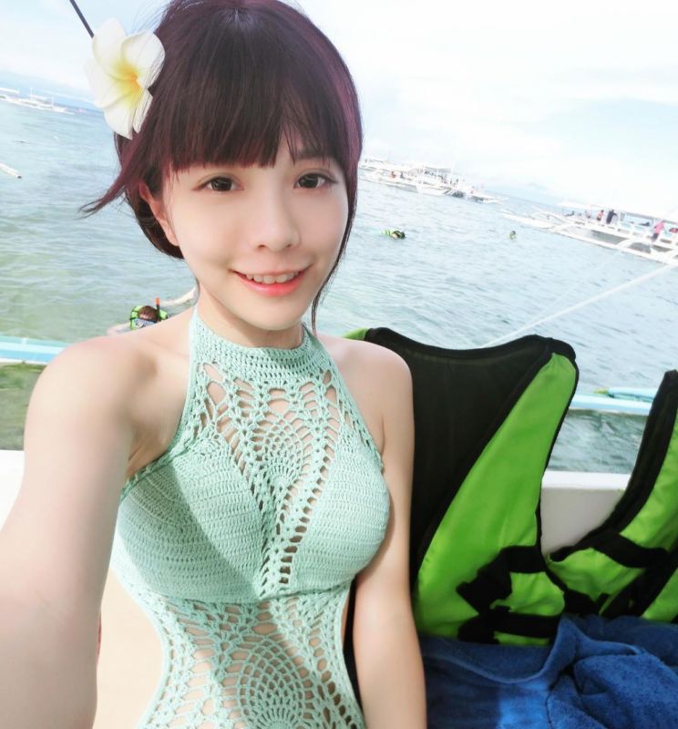 台湾美女r熙Yuci比基尼私房照性感迷人