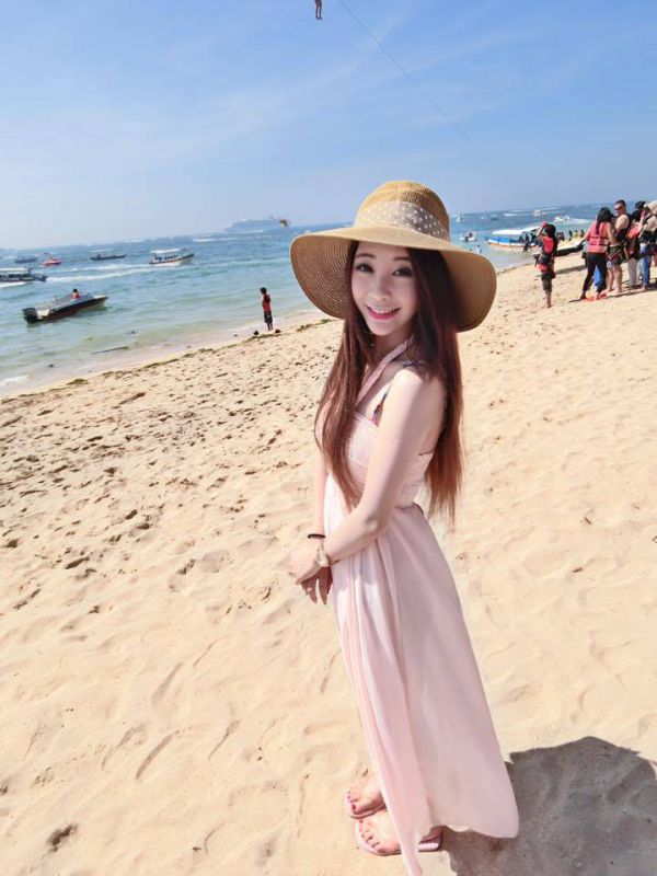 台湾美女模特Chih Yu Chen自拍写真图片