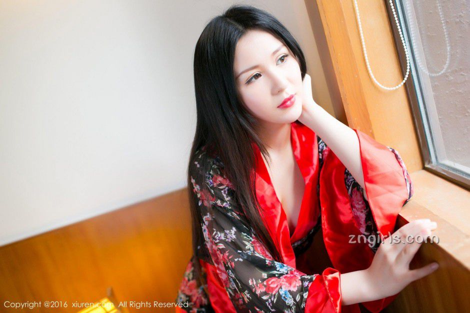 秀人网漂亮美眉唐雨辰TYC和服性感私拍写真