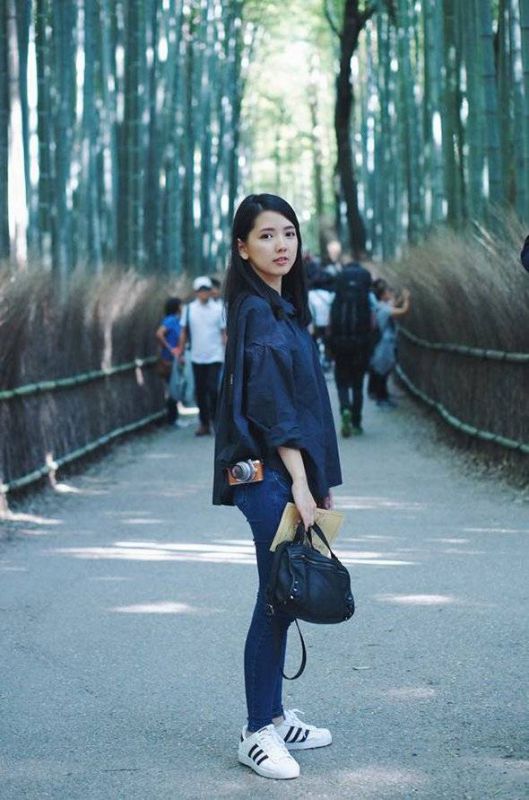 台湾小清新美女吱吱清纯外拍写真