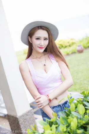 爱蜜社美女妤薇Vivian比基尼写真白嫩迷人
