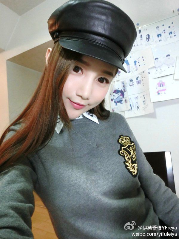 英雄联盟美女解说伊芙蕾雅微博自拍写真
