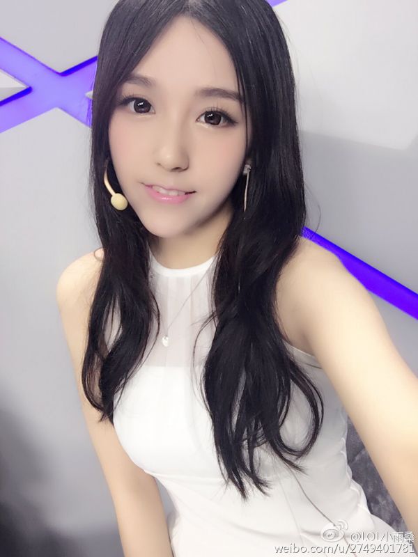 斗鱼美女主播Rita小雨清纯私拍写真