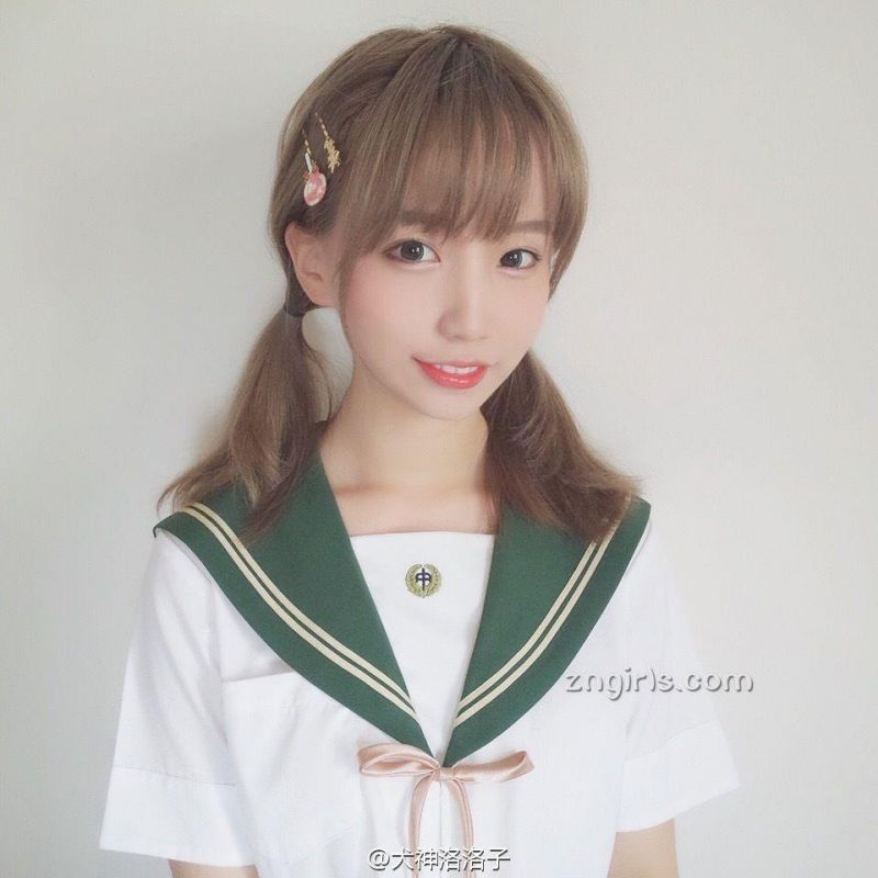 萝莉美女犬神洛洛子微博私房写真