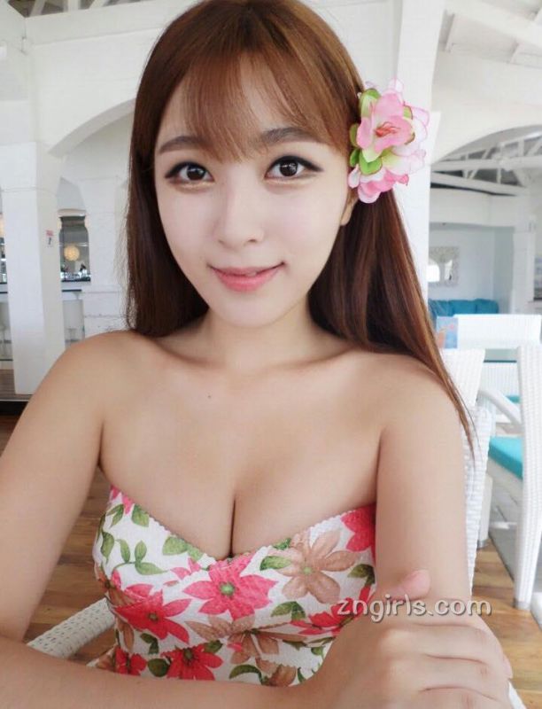 韩国人气模特金赛拉自拍写真图片