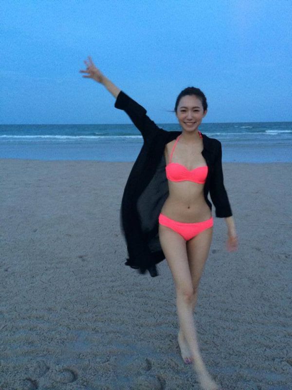 台湾邻家美人张s予私拍写真图片