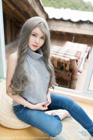 性感女神凯竹BuiBui露背毛衣写真