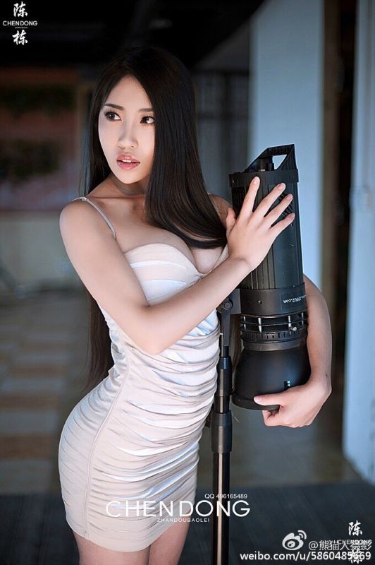 平面女模特晴晴大秀性感骨感身材